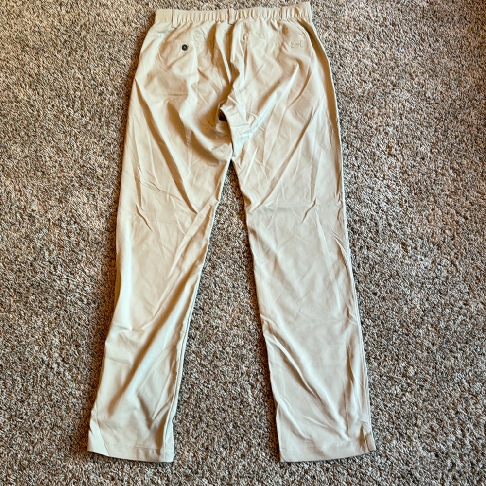 Men’s Under Armour khaki golf pants size 34/36- like new - Picture 3 of 4